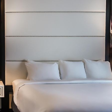 Tryp By Wyndham Savannah Exterior photo