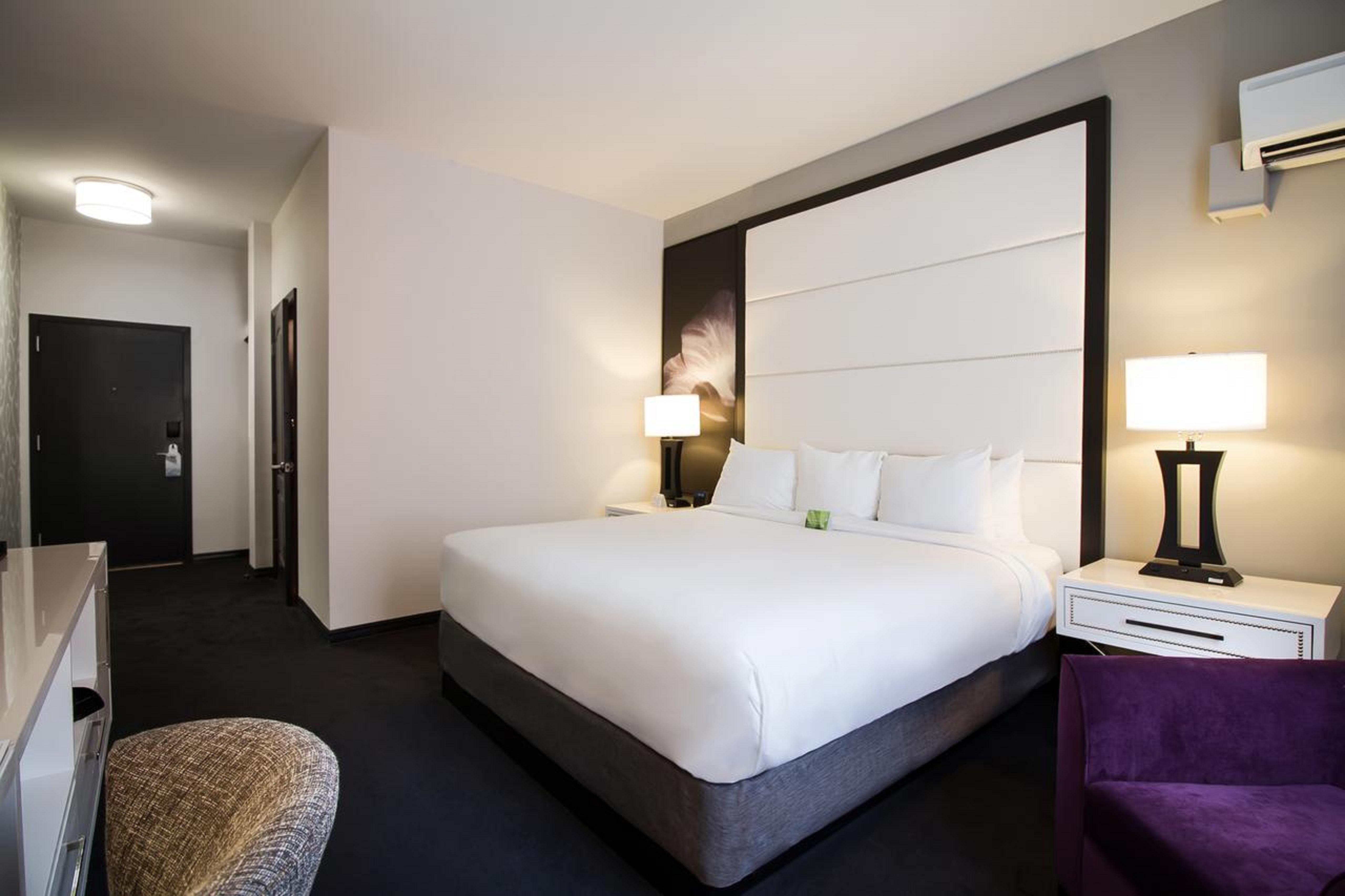 Tryp By Wyndham Savannah Exterior photo