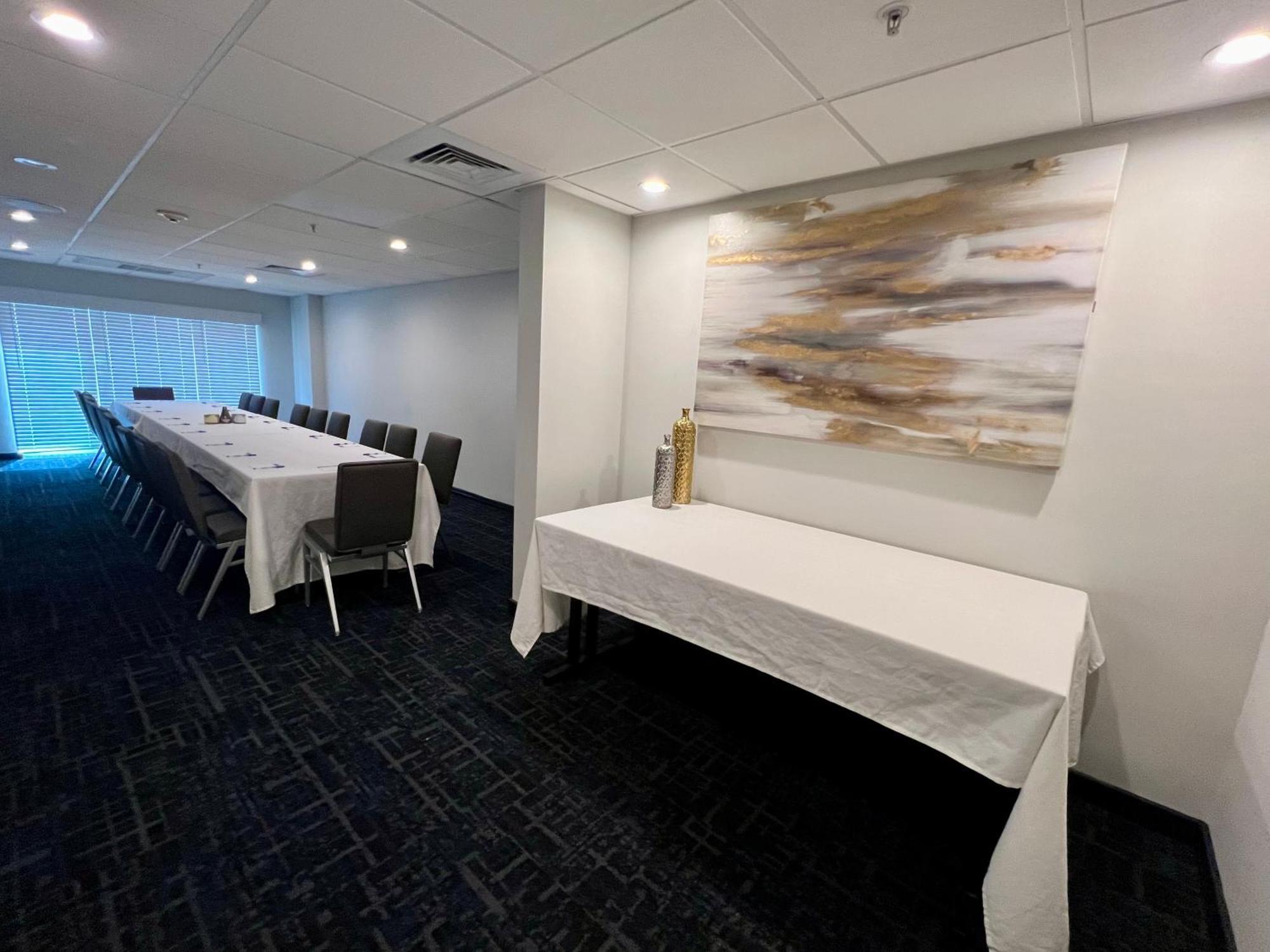 Tryp By Wyndham Savannah Exterior photo