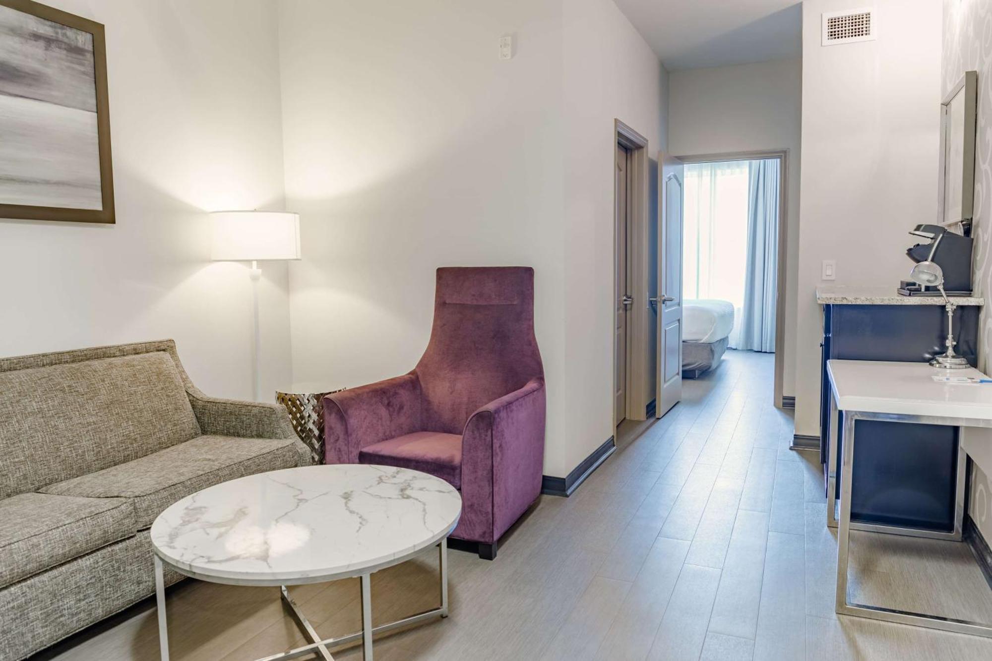 Tryp By Wyndham Savannah Exterior photo