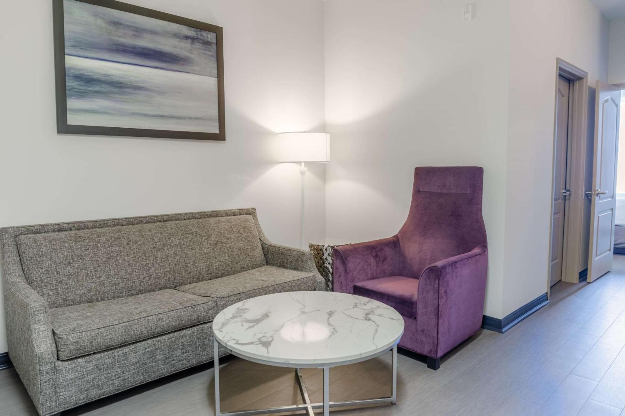 Tryp By Wyndham Savannah Exterior photo