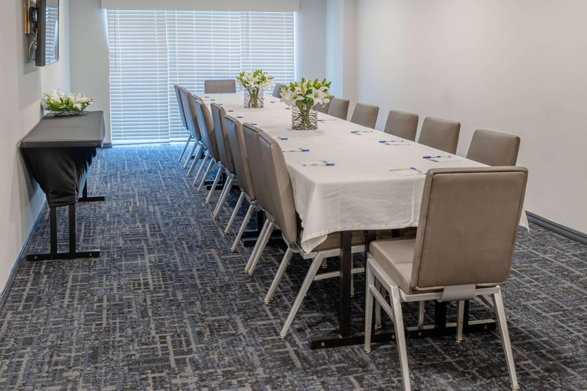 Tryp By Wyndham Savannah Exterior photo