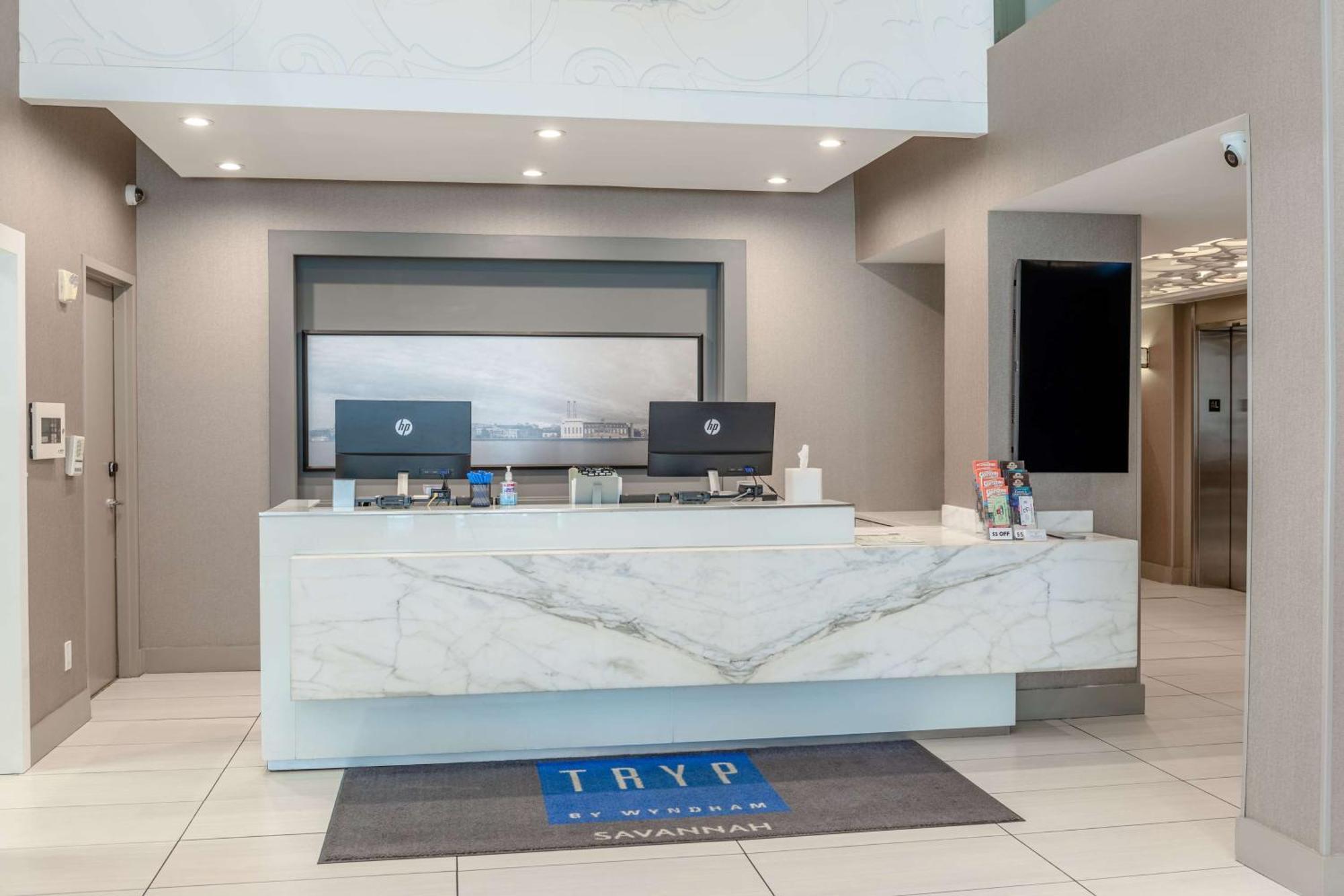 Tryp By Wyndham Savannah Exterior photo