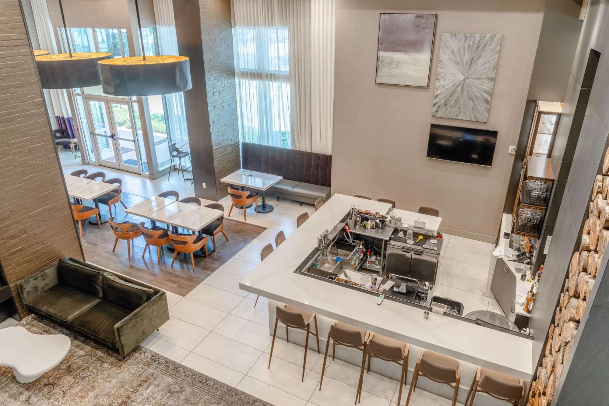 Tryp By Wyndham Savannah Exterior photo