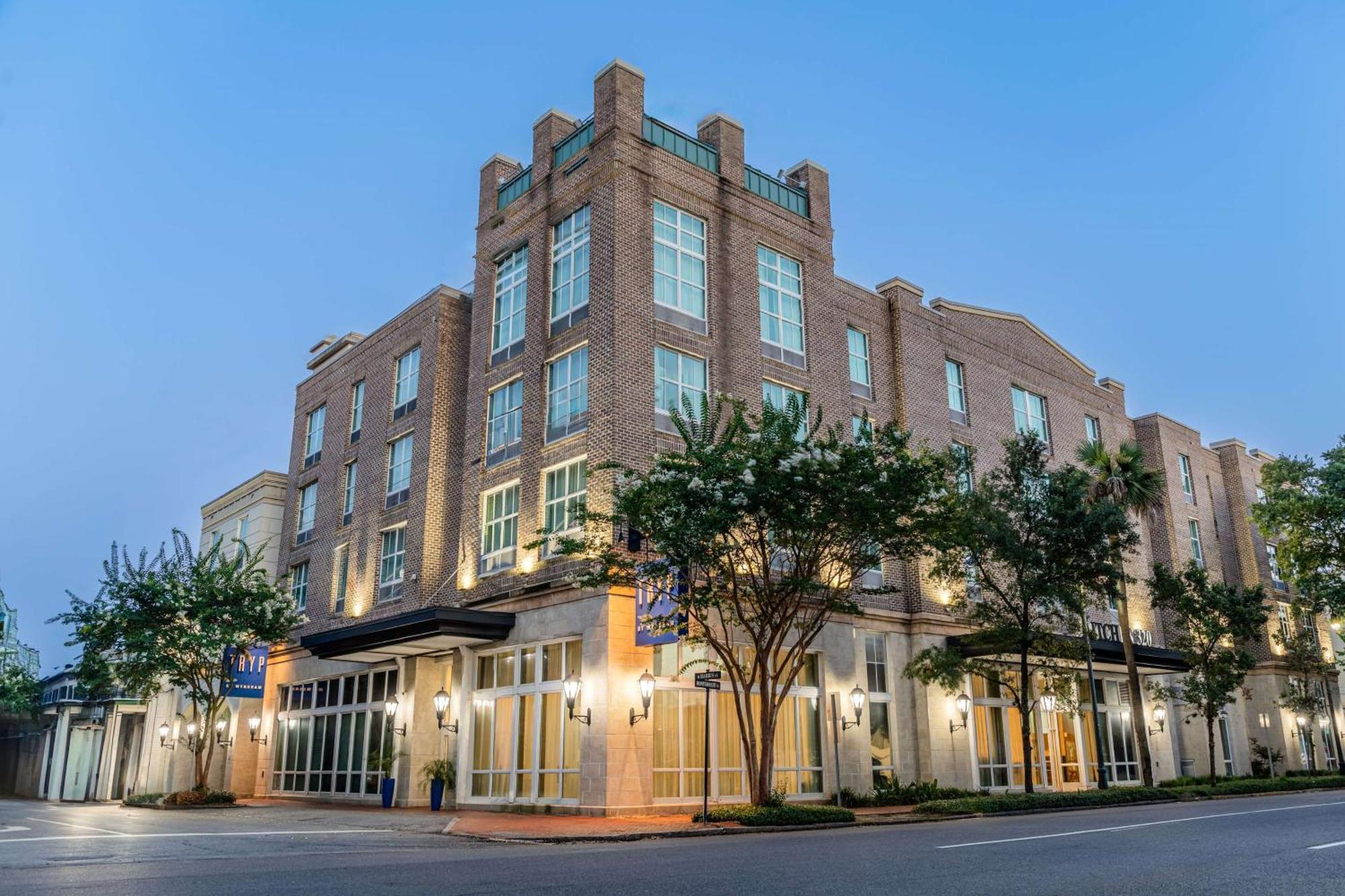 Tryp By Wyndham Savannah Exterior photo