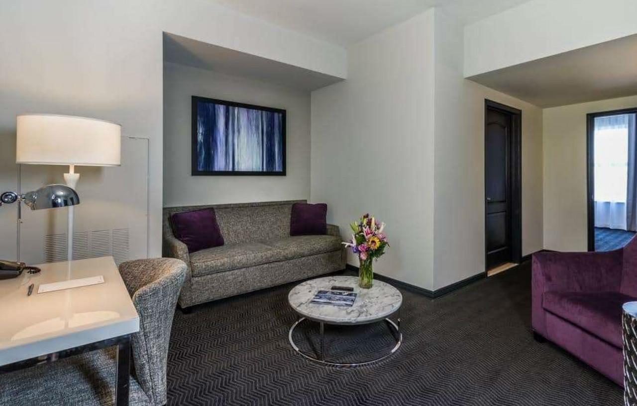 Tryp By Wyndham Savannah Exterior photo