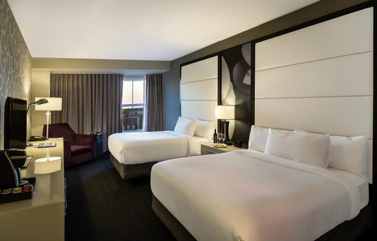 Tryp By Wyndham Savannah Exterior photo